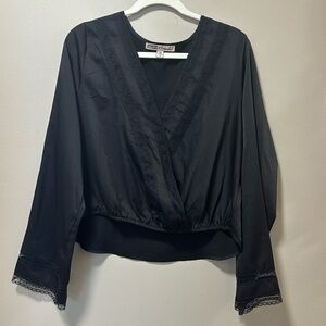 Gypsies & Moondust Black Lace Detailed Long Sleeve Cropped Blouse